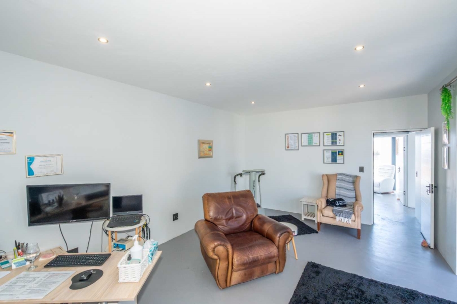 3 Bedroom Property for Sale in Oliphantskop Western Cape